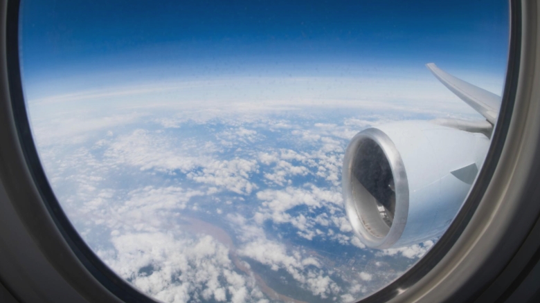 Aterizare de urgență în Siberia: Un Boeing 777 se confruntă cu probleme la motoare 1 momente de panica in aer un boeing 777 a aterizat de urgenta in siberia din cauza unei defectiuni la motoare 68ad92e33145e