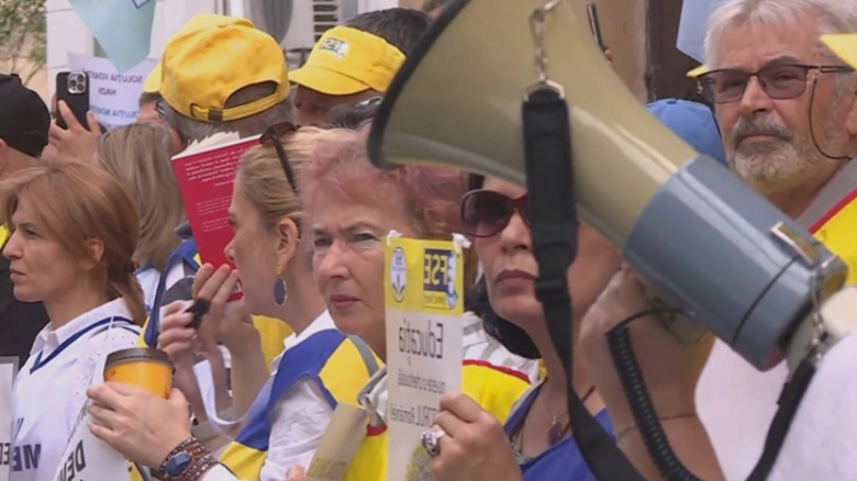 Elita bugetară contestă măsurile de austeritate, în ciuda veniturilor de peste 3.000 de euro pe lună 1 nababii de la stat se revolta nu le place austeritatea desi au salarii medii de cel putin 3 000 de euro 68aeb59640052