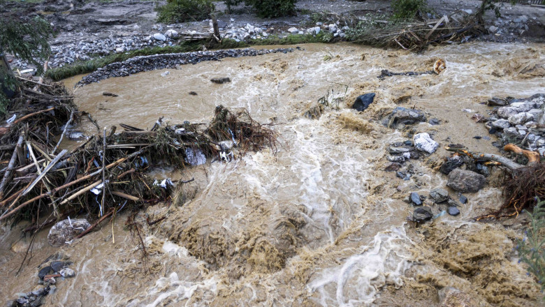 Hidrologii emit noi avertizări: cod galben de inundații în județul Suceava 1 noi alerte de la hidrologi cod galben de viituri in judetul suceava 688e59647b91e