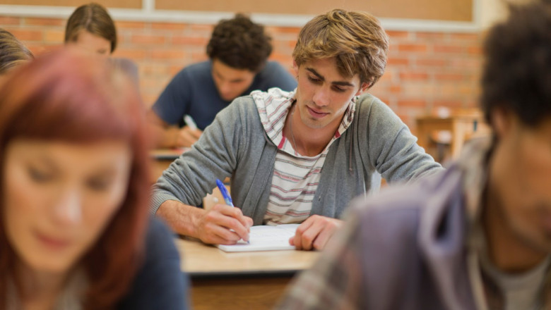 Reguli noi pentru acordarea burselor studențești: Ordinul ministerial a fost lansat 1 noi reglementari referitoare la acordarea burselor pentru studenti a fost publicat ordinul de ministru 6891a9c5830b0