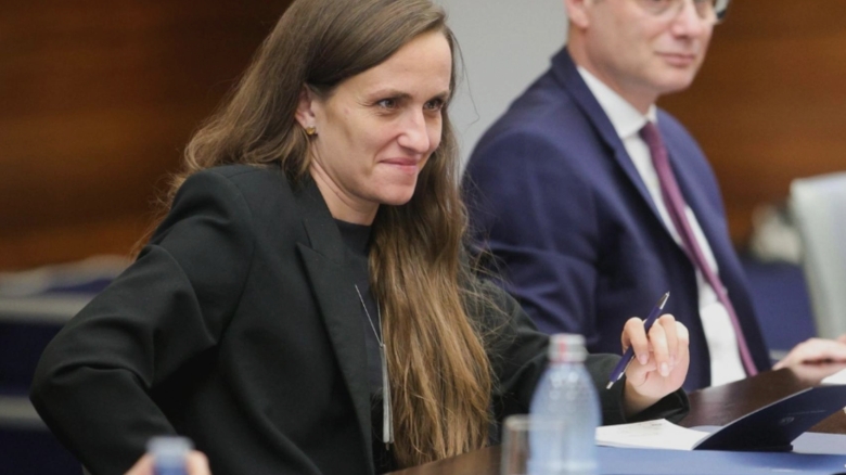 Oana Țoiu a populat Ministerul de Externe cu consilieri apropiați lui Soros. Finul lui Coldea și partenera consilierului Burnete, consilierii ministrei rezist 1 oana toiu a umplut ministerul de externe cu consilieri sorosisti finul lui coldea si iubita consilierului burnete sfatuitorii ministrei rezist 68a8a83d3d28c