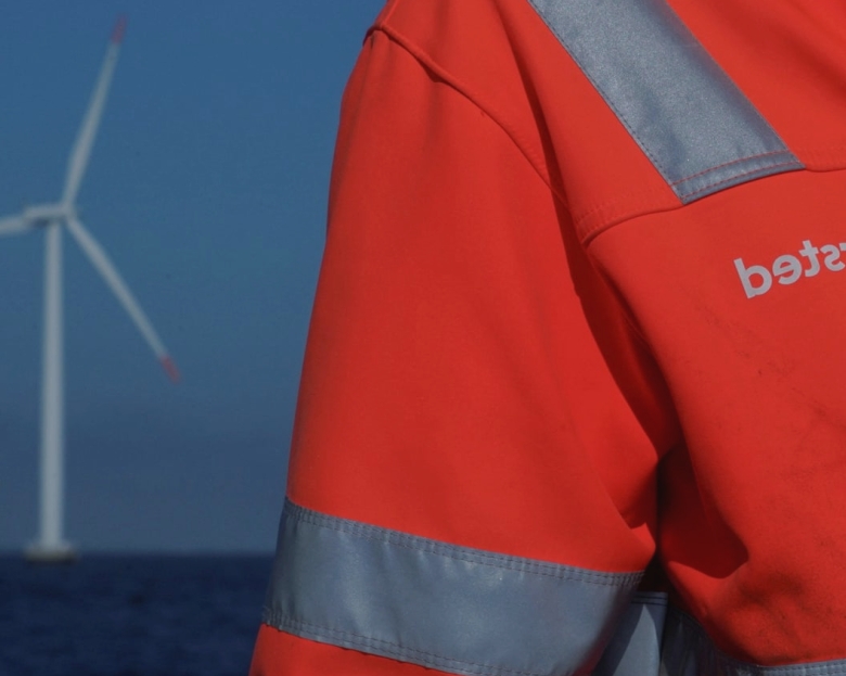 Acțiunile Ørsted ating minimul istoric după ce Trump suspendă lucrările la ferma eoliană din SUA 1 orsted shares at all time low after trump halts work on us windfarm 68ac7040c3ed1