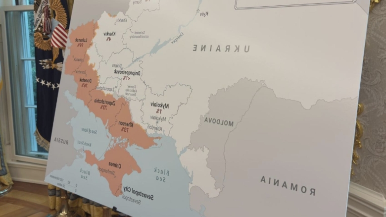 "Terra pentru armonie: Mesajul subtil al lui Trump către Zelensky în cadrul discuțiilor din Biroul Oval" 1 pamant pentru pace simbolistica din spatele plasarii hartii ucrainei la discutiile din biroul oval mesajul voalat transmis lui zelenski de trump 68a420e894121