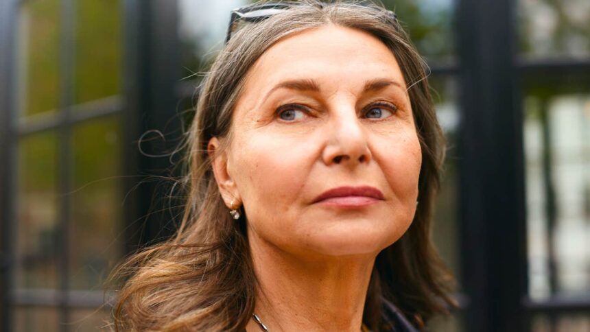 Cele 11 greșeli minore care îndepărtează părinții de copiii lor adulți 1 parents who arent close to their adult kids usually made these 11 small mistakes 6890feb09e604