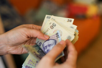 pensia pe care statul roman o plateste unui cetatean care a lucrat doar o zi 689d8ba36a8fd