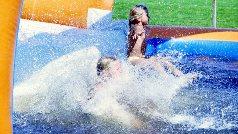 Atenție la bălăceală: specialiștii în boli infecțioase dezvăluie germenii din bazinele publice și metodele de prevenire 1 pericolul din piscina expertii in boli infectioase explica ce germeni se ascund in bazinele publice si cum pot fi evitati 6898dbc5ba5f7