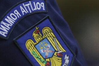 politist lovit in cap in timp ce incerca sa aplaneze un conflict victima a ajuns la spital iar agresorul in arest 68ac30401a48d