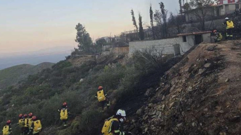 Pompierii români răspund apelului de urgență în Grecia: luptă împotriva unui incendiu devastator în apropiere de Atena 1 pompierii romani chemati din nou in ajutor in grecia intervin la un incendiu de amploare langa atena 68af25f95a4d6