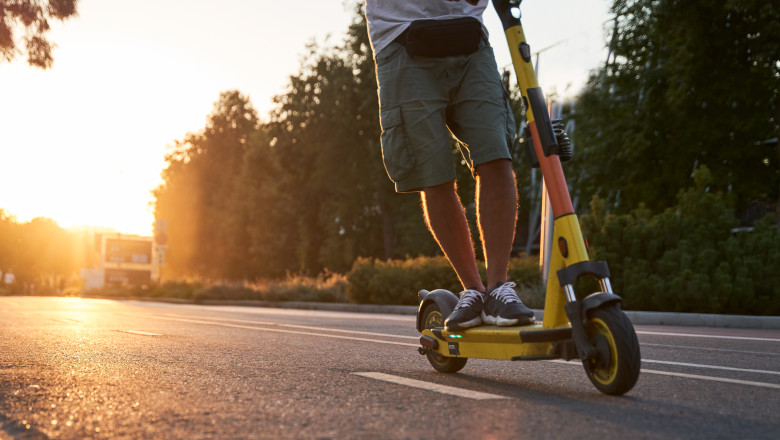 Trotinetele electrice pot deveni periculoase în căldură? Părerea experților: „Îngrijorător este comportamentul utilizatorilor.” 1 pot trotinetele electrice sa explodeze pe canicula ce spun specialistii neglijenta celor care le folosesc este ingrijoratoare 68942a39636e1