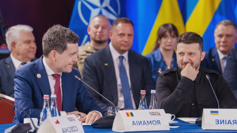 Nicușor Dan se alătură astăzi unei întâlniri online cu partenerii din Kiev pentru a discuta despre propunerea de pace avansată de Donald Trump 1 presedintele nicusor dan participa azi la o videoconferinta cu aliatii kievului consultari despre planul de pace al lui donald trump 68a16089d18c1