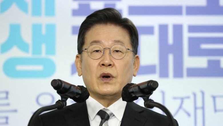 Președintele Coreei de Sud își propune să construiască o „încredere militară” cu regimul lui Kim Jong-un din Phenian 1 presedintele sud coreean anunta ca vrea sa stabileasca o incredere militara cu regimul de la phenian al lui kim jong un 689eedfea10b7