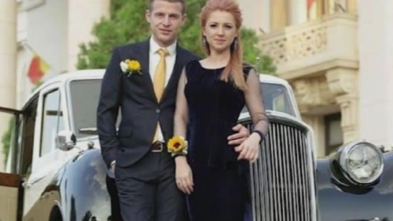 Secretara, cu un salariu impresionant, depășind remunerația primarului, câștigă 120 de euro pe minut pentru prezența la ședințe 1 secretara care ia salariu mai mare decat primarul este platita cu 120 de euro pe minut sa participe la sedinta 68b3e492b4870