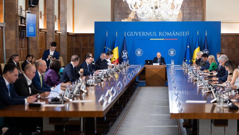 Reuniune de urgență la Guvern: ora 19:30. Executivul va stabili detaliile înmormântării lui Ion Iliescu și ziua de comemorare națională 1 sedinta de urgenta la guvern ora 19 30 executivul decide detaliile inmormantarii lui ion iliescu si ziua de doliu national 68922494ef1f3