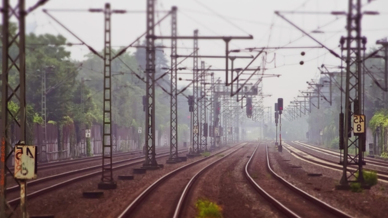 Destin tragic pentru un bărbat de 35 de ani: a murit după o cădere din tren, iar corpul său a fost descoperit după două zile 1 sfarsit terifiant pentru un tanar de 35 de ani a murit dupa ce a cazut din tren si a fost gasit abia dupa 2 zile 68a474ffdc3f4