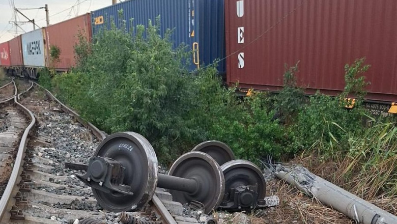 Sindicaliștii CFR își exprimă nemulțumirea față de autorități după incidentul de la Agigea: realitatea depășește orice scenariu 1 sindicalistii cfr critica guvernantii in urma deraierii de azi de la agigea viata bate intotdeauna filmul 688c9111c7641