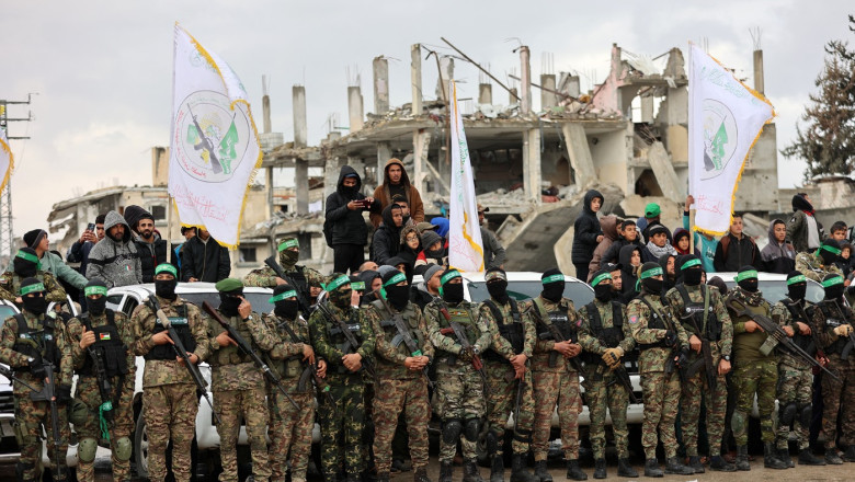 Mecanismul ascuns al Hamas pentru salarizarea angajaților: Cum a gestionat distribuția a 7 milioane de dolari în Gaza 1 sistemul secret folosit de hamas pentru a plati salariile angajatilor cum a reusit sa distribuie 7 milioane de dolari in gaza 68982479bc5b0