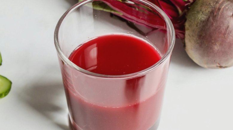 Băutura miraculoasă care combate hipertensiunea și protejează inima, având la bază o singură legumă 1 sucul care ajuta la scaderea hipertensiunii si prevenirea atacurilor de cord contine o singura leguma 68ad42105795a