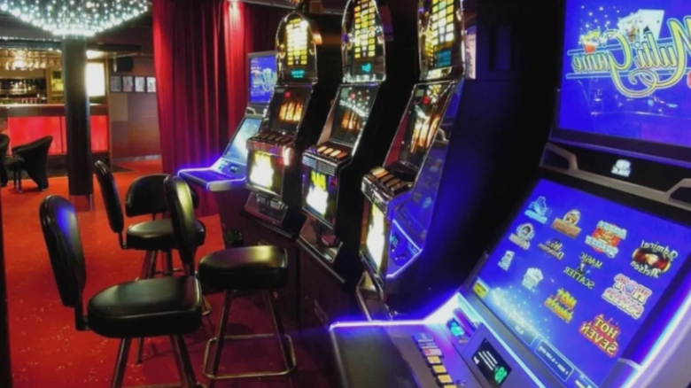 Românii au cheltuit o sumă uluitoare pe jocuri de noroc online în primele șase luni ale anului 2023 1 suma halucinanta pe care au aruncat o romanii la pacanele si cazinouri online doar in primele sase luni din 2025 68af2e4a094c5