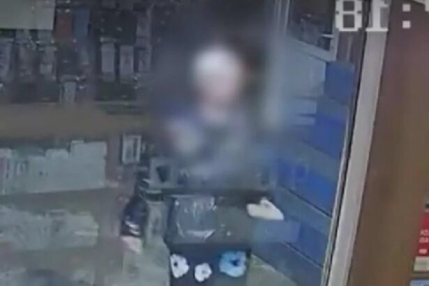 tanar din alexandria prins dupa ce s a laudat pe tiktok ca a spart un magazin de telefoane 68b1e4fe10702