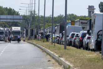 trafic intens pe podul prieteniei de la giurgiu ce rute alternative au soferii romani care merg in bulgaria pentru a evita aglomeratia 68907f840851b