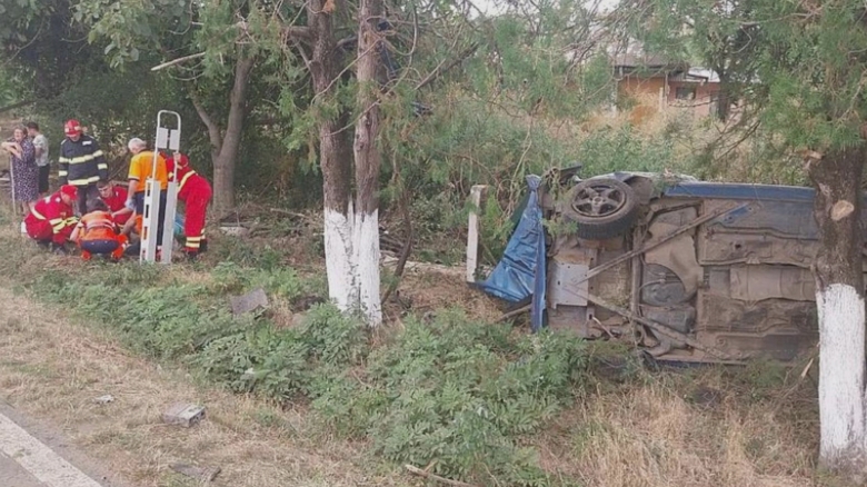 Accident tragic în Ialomița: Un tânăr de 16 ani și-a pierdut viața din cauza unui șofer de 19 ani, fără permis 1 tragedie in ialomita adolescent de 16 ani mort intr un accident provocat de un tanar e 19 ani fara permis foto 68a9d80fec8cd