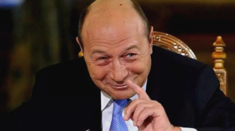 Traian Băsescu, pe cale să obțină o reședință de protocol, în vreme de austeritate, Guvernul Bolojan se confruntă cu cheltuieli de sute de mii de lei - surse 1 traian basescu ar urma sa primeasca azi o vila de protocol in plina austeritate guvernul bolojan trebuie sa i plateasca si sute de mii de lei surse 68a42db0797d8