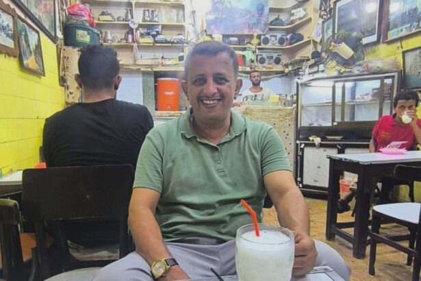 truck drivers doctors and bakers ordinary yemenis turn to veteran journalist when justice fails 68a2d19c86b50