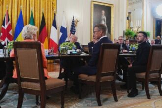 trump a intrerupt discutiile cu liderii europeni ca sa l sune pe putin 68a40ce123059