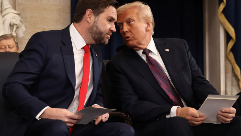 Trump insinuează că JD Vance ar putea prelua ștafeta în cursa electorală din 2028 1 trump sugereaza ca jd vance ar putea fi succesorul sau la alegerile din 2028 6893500add44a