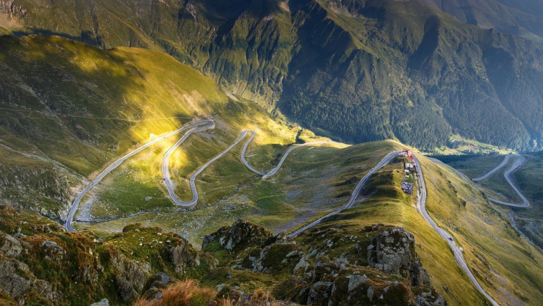 Turiștii, victimele atacurilor câinilor de la stâne: recomandări esențiale de la Salvamont 1 turistii atacati frecvent de cainii de la stane sfaturile si recomandarile salvamont 689712a4ad46d