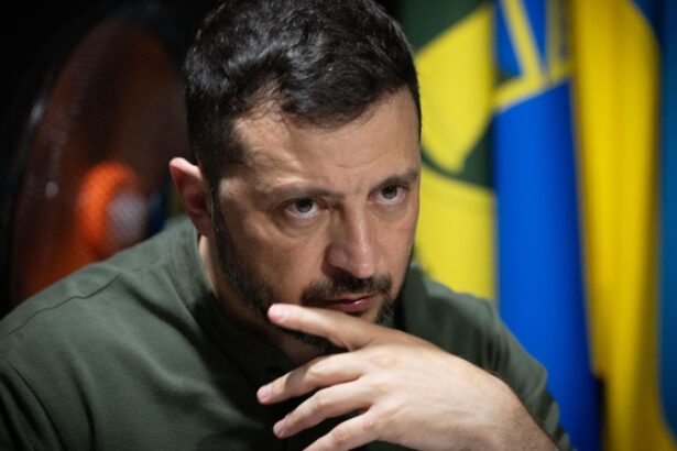 ucraina va ridica restrictiile de calatorie in strainatate pentru barbatii cu varste intre 18 si 21 de ani anuntul facut de zelenski 689b73afdb29c