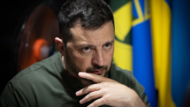 Ucraina va permite călătoriile în străinătate pentru bărbații cu vârste între 18 și 21 de ani; anunțul lui Zelenski deschide noi orizonturi 1 ucraina va ridica restrictiile de calatorie in strainatate pentru barbatii cu varste intre 18 si 21 de ani anuntul facut de zelenski 689b73afdb29c