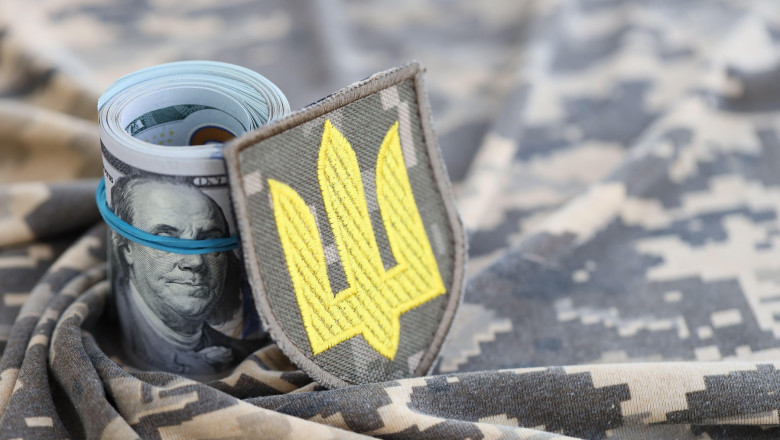 Un înalt funcționar din Ministerul Apărării al Ucrainei, suspectat de corupție în valoare de 1,3 milioane de dolari 1 un oficial al ministerului apararii din ucraina este acuzat ca a acceptat mita in valoare de 13 milioane de dolari 689c3c6eadd73