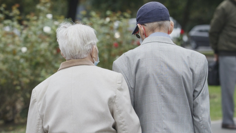 Un bunic de 75 de ani își dorește să se despartă de soție pentru a-și începe o poveste de dragoste cu o parteneră virtuală 1 un pensionar de 75 de ani a vrut sa divorteze de sotie pentru o iubita ai 68a1a9d3e4e8e