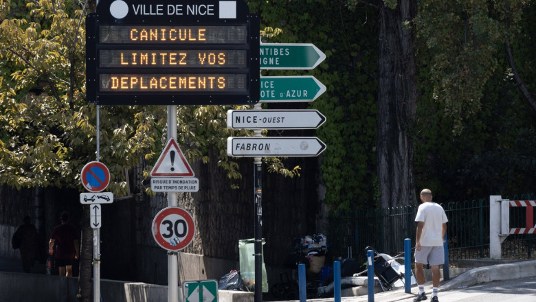 Furtună de căldură în Franța: 12 departamente sub avertizare roșie pentru temperaturi extreme 1 val de canicula cu temperaturi exceptionale in franta 12 departamente sunt in alerta rosie 68998fa1d036c