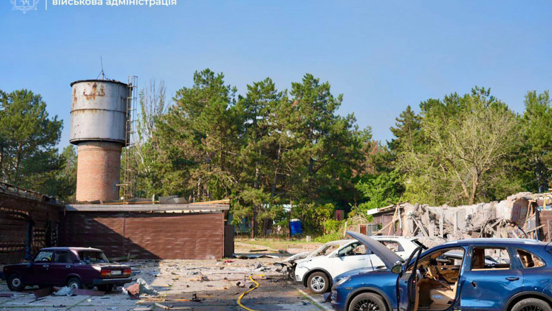 Raid aerian al Rusiei asupra unei stațiuni din Zaporojia: bilanț tragic cu doi morți și 12 răniți 1 video atac aerian rusesc asupra unei statiuni din regiunea zaporojia cel putin doi morti si 12 raniti 68938c5be95df