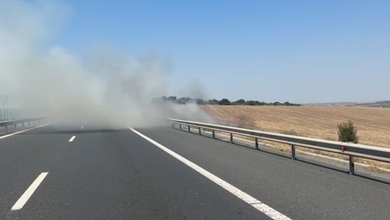 Autostrada Soarelui este blocată din cauza unui incendiu de vegetație; traficul spre București a fost redirecționat 1 video autostrada soarelui inchisa din cauza unui incendiu de vegetatie traficul catre bucuresti a fost deviat 6899d538222e5