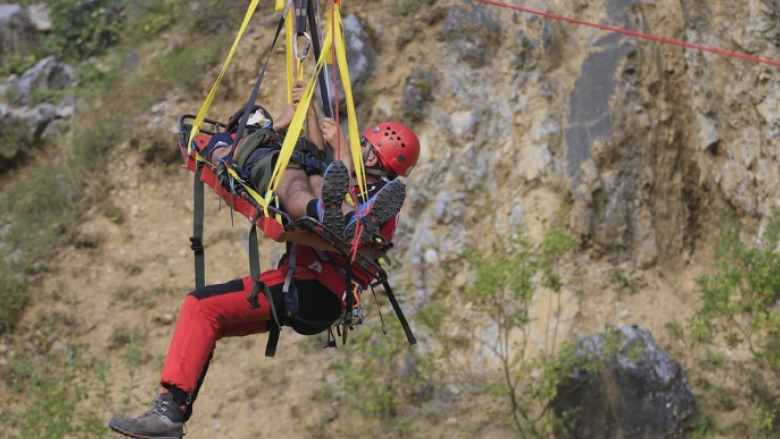 Atenție din partea Salvamont: Numărul apelurilor de urgență din partea turiștilor cu simptome de infarct este în creștere. Sfaturi utile pentru drumeții în zilele de caniculă 1 video avertisment de la salvamont creste numarul apelurilor de la turisti cu simptome de infarct recomandari pentru drumetiile pe canicula 68a1ac1d3b684