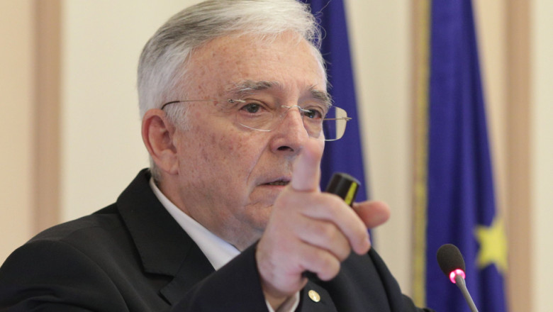 Mugur Isărescu lansează un semnal de alarmă: inflația atinge un maxim în septembrie. Ce previziuni are BNR despre evoluția prețurilor? 1 video avertismentul lui mugur isarescu varf al inflatiei in luna septembrie care e estimarea bnr privind cresterea preturilor 689b3a27c9c81