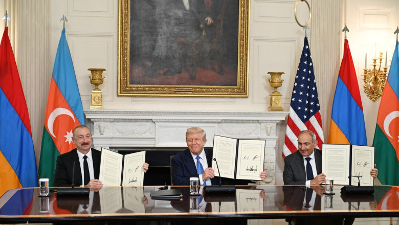 Două foste republici sovietice își arată sprijinul pentru Trump în cursa pentru Premiul Nobel pentru Pace: „Ne angajăm să susținem” această candidatură 1 video doua foste republici sovietice il sustin pe trump la premiul nobel pentru pace vom apara aceasta candidatura 6896ee0d0fe53