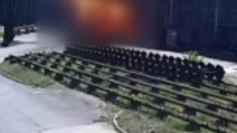 Prăbușirea avionului ultraușor cu doi pasageri în Arad, surprinsă de o cameră de supraveghere 1 video momentul cand avionul ultra usor cu doi oameni s a prabusit in arad surprins de o camera de supraveghere 6898df5781288