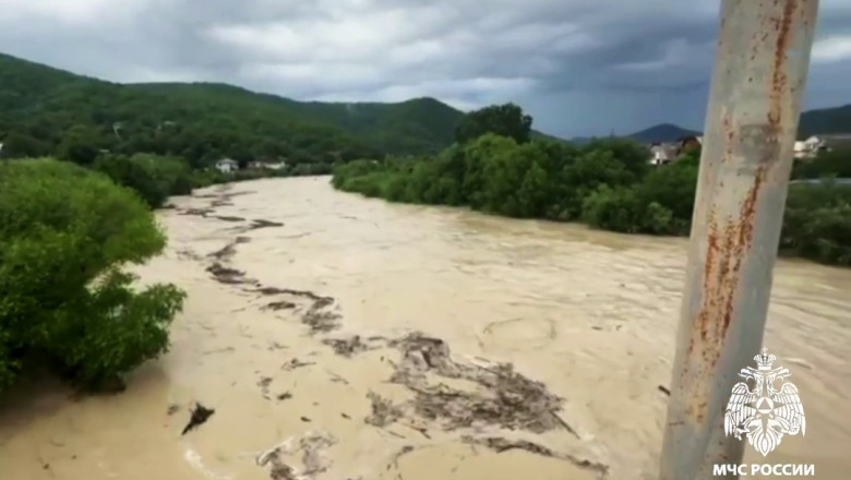 Rusia impune stare de alertă într-o destinație turistică de pe țărmul Mării Negre 1 video rusia declara stare de urgenta intr o zona turistica de la marea neagra 68907f8be1b8e