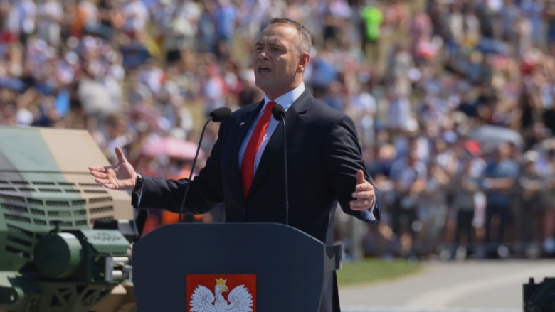 „Rusia nu este de neatins. Președintele Poloniei subliniază că victoria asupra bolșevicilor dovedește acest lucru.” 1 video rusia nu e invincibila victoria poloniei asupra bolsevicilor demonstreaza asta afirma presedintele poloniei 689fa25683345