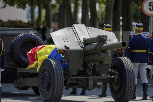 videofoto de ce sefii de stat inmormantati cu onoruri militare sunt transportati pe un afet de tun cine a instituit aceasta traditie 689492218a8a8