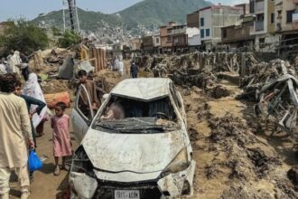 videofoto inundatii devastatoare in pakistan cel putin 321 de persoane au murit in ultimele 48 de ore a fost declarata stare de dezastru 68a0684f62a92