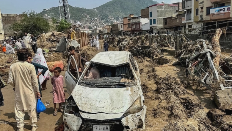 Inundații catastrofale în Pakistan: peste 321 de vieți pierdute în ultimele 48 de ore, stare de dezastru instituită 1 videofoto inundatii devastatoare in pakistan cel putin 321 de persoane au murit in ultimele 48 de ore a fost declarata stare de dezastru 68a0684f62a92