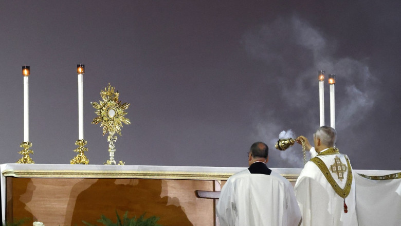 „Un Woodstock religios: Papa Leon își face debutul la un eveniment de amploare cu un mesaj pentru tineri.” 1 videofoto un woodstock catolic papa leon a participat la primul sau mare eveniment de cand a devenit suveran pontif mesajul catre tineri 688eeb745d9cb