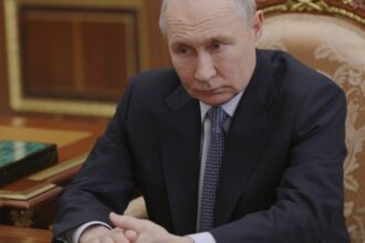 vladimir putin ar fi propus o eventuala intalnire cu volodimir zelenski la moscova 68a49aaf60776