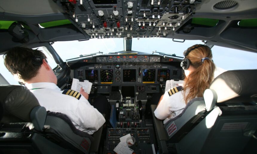 Aproape 93% dintre piloți recunosc că dorm în timpul zborurilor, conform unui studiu din Germania 1 about 93 of pilots admit napping during flights in german survey 68c1c5e2ce288
