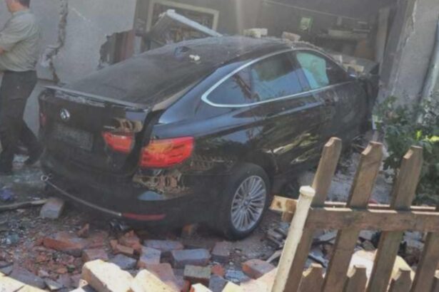 accident demn de cascadorii rasului in caras severin un tanar de 18 ani a intrat cu masina intr o casa 68b6f42bb9883